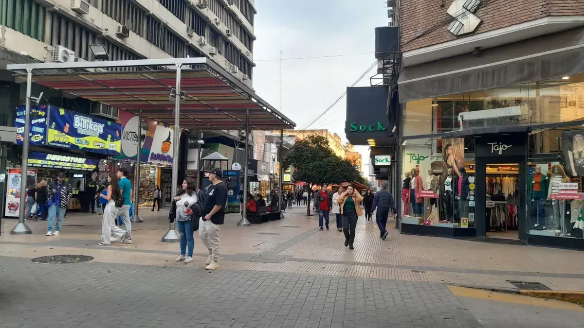 Tucumán se prepara para una semana especial: cómo atenderá el comercio por el partido de Argentina y el 9 de Julio