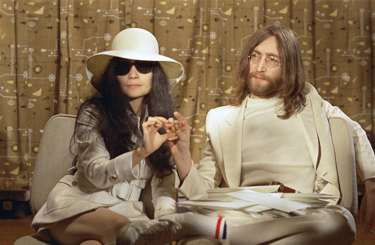 Nació el primer nieto de John Lennon y Yoko Ono: la primera imagen de Aurelius