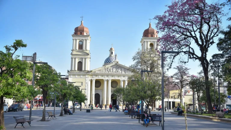De las mañanas frías a los 30°C: cómo seguirá el tiempo en Tucumán esta semana