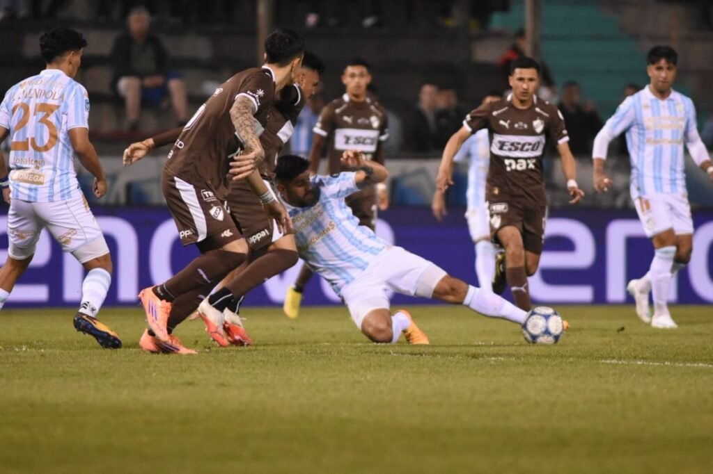 Atlético Tucumán dejó escapar la semifinal ante Platense y se despidió de la Copa Argentina